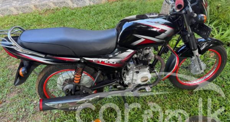 BAJAJ CT100 2019