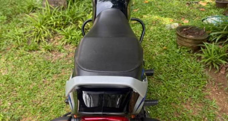 BAJAJ CT100 2025