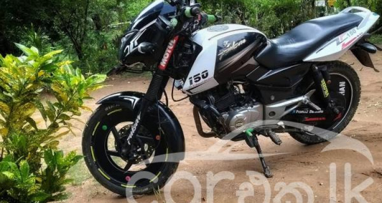 BAJAJ PULSAR 150 2016