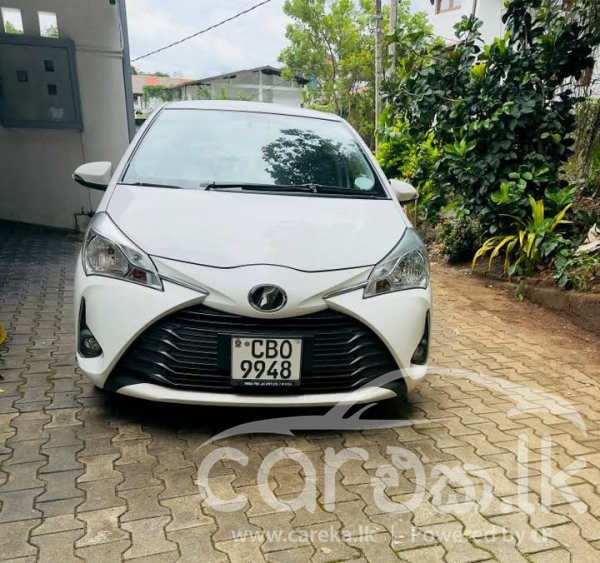 TOYOTA VITZ 2017