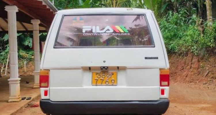 MITSUBISHI DELICA 1980