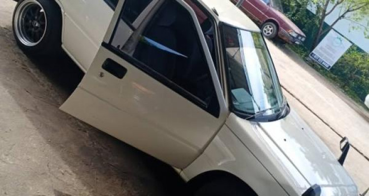 MITSUBISHI LANCER 1987