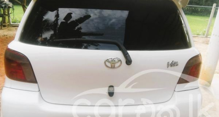 TOYOTA VITZ 2001