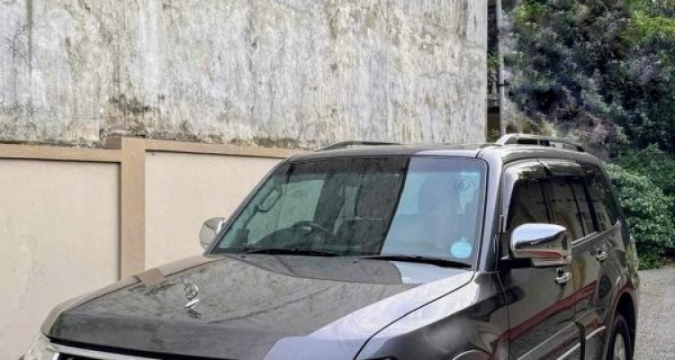 MITSUBISHI MONTERO 2015