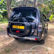 MITSUBISHI MONTERO 2015