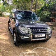 MITSUBISHI MONTERO 2015