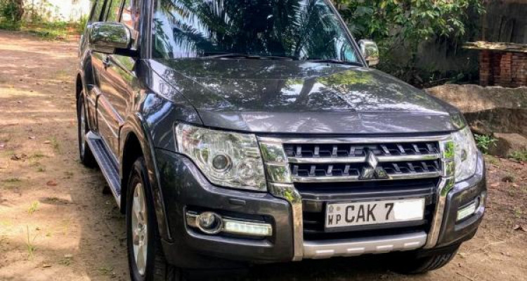 MITSUBISHI MONTERO 2015