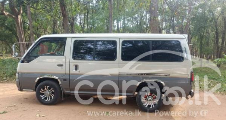 NISSAN CARAVAN 1999