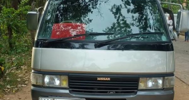 NISSAN CARAVAN 1999
