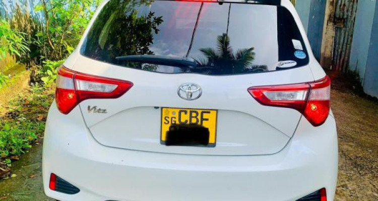 TOYOTA VITZ 2018