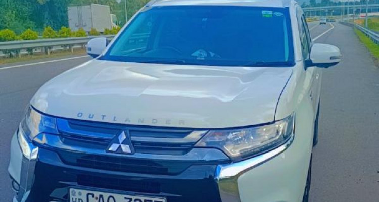 MITSUBISHI OUTLANDER 2015