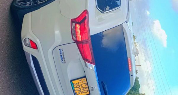 MITSUBISHI OUTLANDER 2015