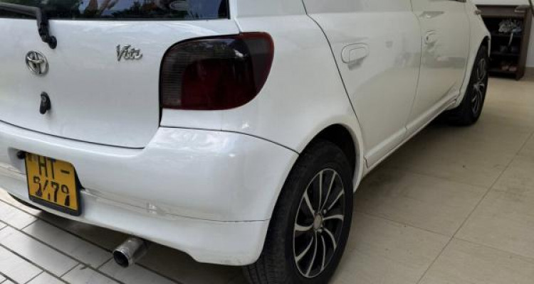 TOYOTA VITZ 1999