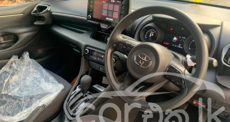 TOYOTA YARIS 2023