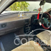 NISSAN TRAD SUNNY 1986