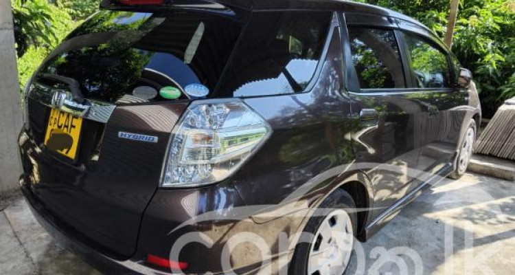 HONDA FIT SHUTTLE 2013