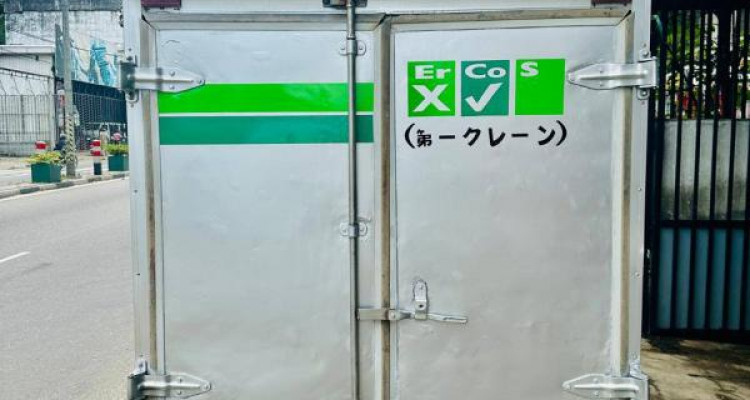 MITSUBISHI MINI MASTER 2002