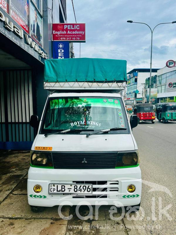 MITSUBISHI MINI MASTER 2002