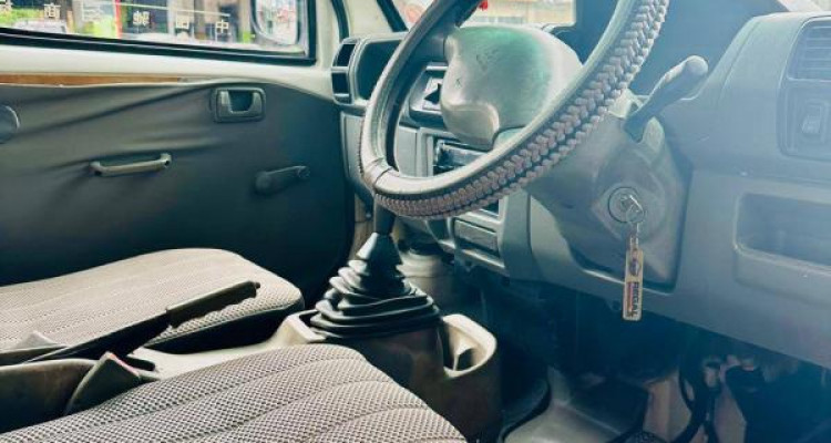 MITSUBISHI MINI MASTER 2002