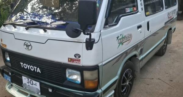 TOYOTA HIACE LH60 1983