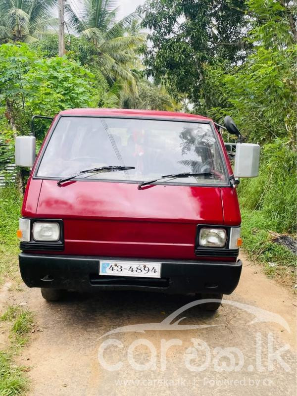 MITSUBISHI DELICA 1983