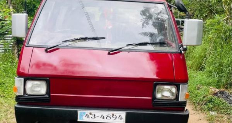 MITSUBISHI DELICA 1983