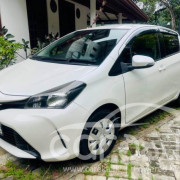 TOYOTA VITZ 2015