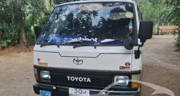TOYOTA HIACE LH60 1983