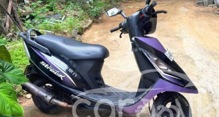 TVS SCOOTY STREAK 2012