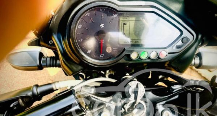 BAJAJ PULSAR 150 2015