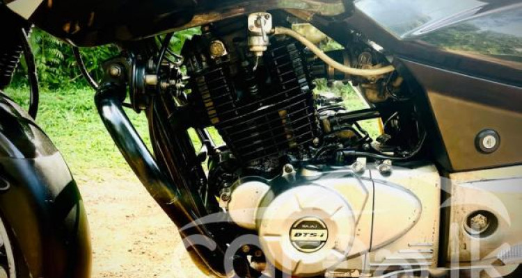 BAJAJ PULSAR 150 2015