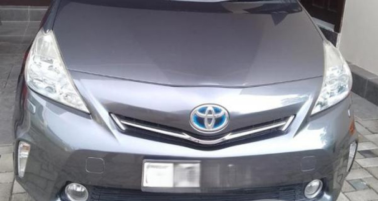 TOYOTA PRIUS 2012