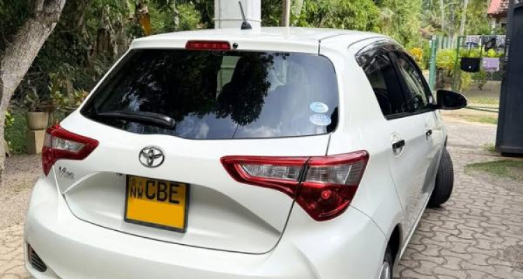TOYOTA VITZ 2018