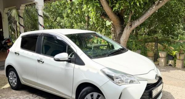 TOYOTA VITZ 2018