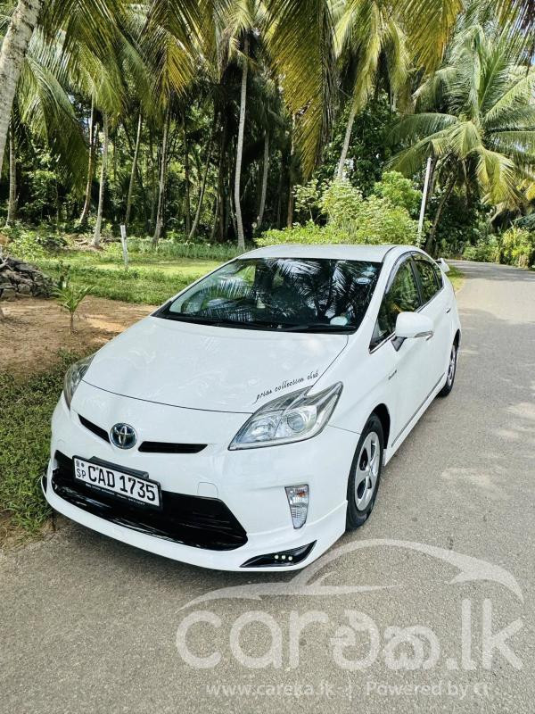 TOYOTA PRIUS 2013