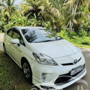 TOYOTA PRIUS 2013
