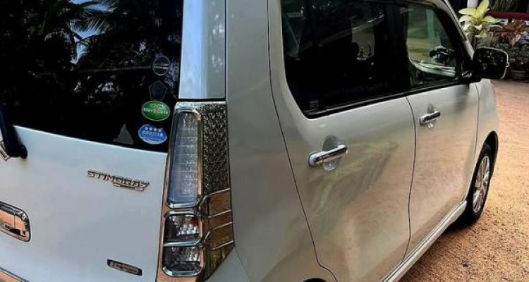 SUZUKI WAGON R STINGRAY 2014
