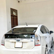 TOYOTA PRIUS 2011