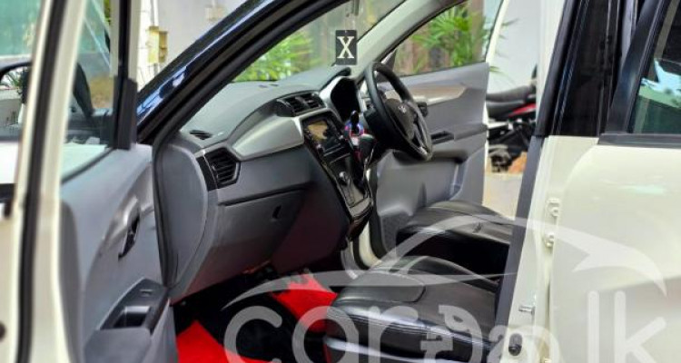 MAHINDRA KUV100 2020