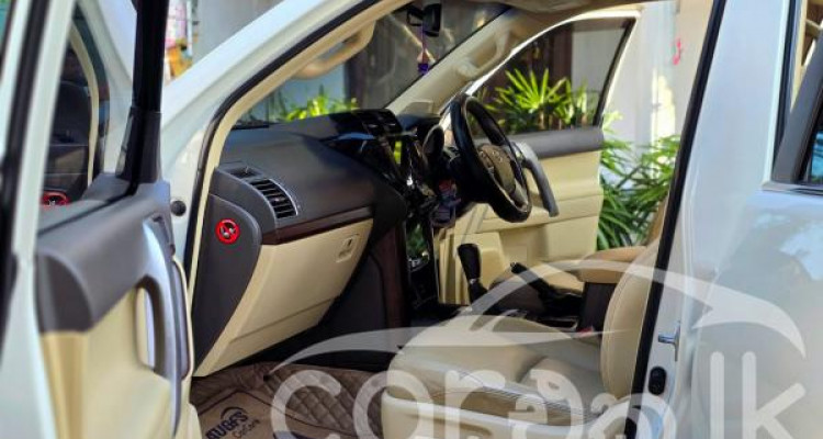 TOYOTA LAND CRUISER PRADO 150 2015