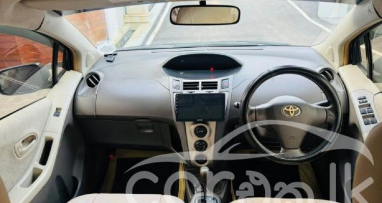 TOYOTA VITZ 2007
