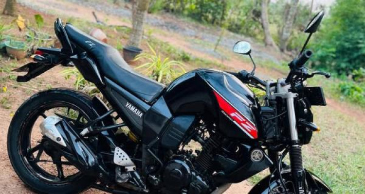 YAMAHA FZ 2015