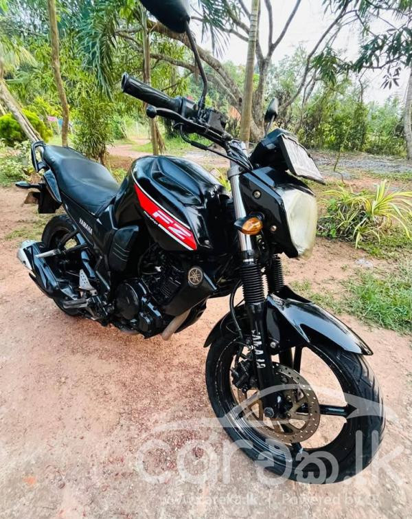 YAMAHA FZ 2015