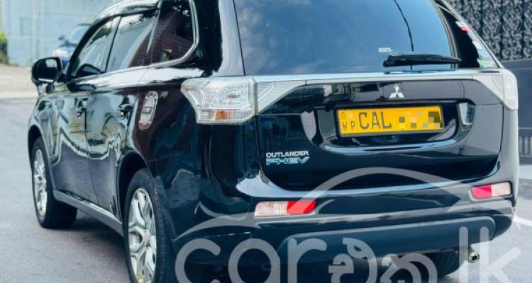 MITSUBISHI OUTLANDER PHEV 2014