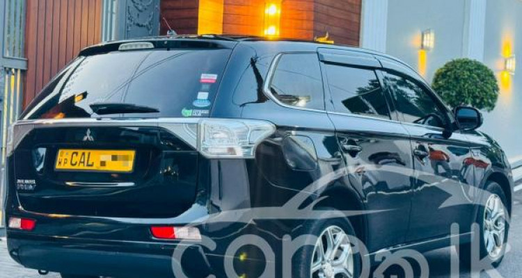 MITSUBISHI OUTLANDER PHEV 2014