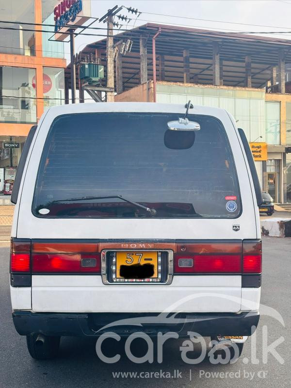 NISSAN CARAVAN 1989