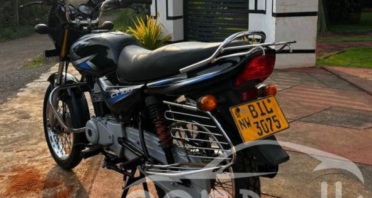 BAJAJ CT100 2019