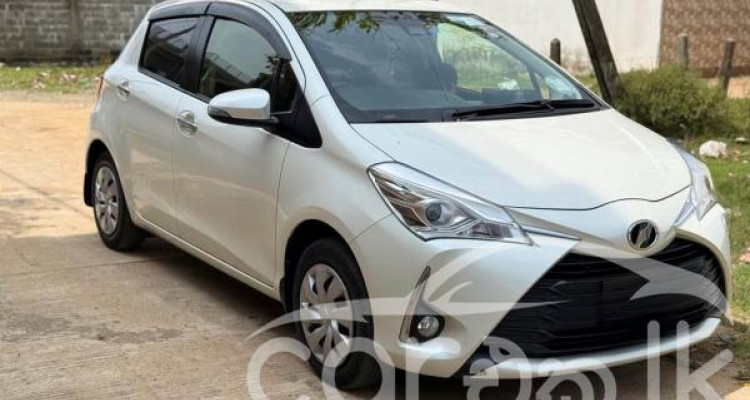 TOYOTA VITZ 2019
