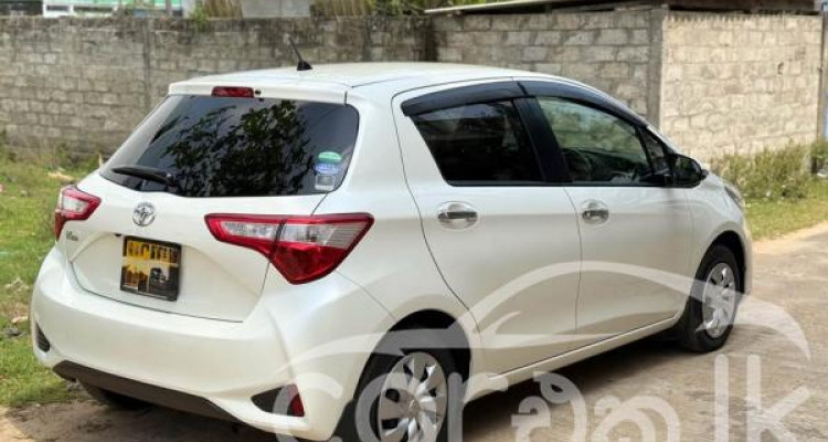 TOYOTA VITZ 2019