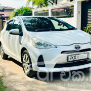 TOYOTA AQUA 2013